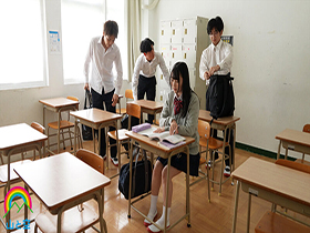 敏感な乳首をこねくり回され我慢できず大量失禁…鬼イラマ輪姦され意識朦朧白目トランス絶頂してしまうJ系 菜月ひかる サンプル動画サムネイル